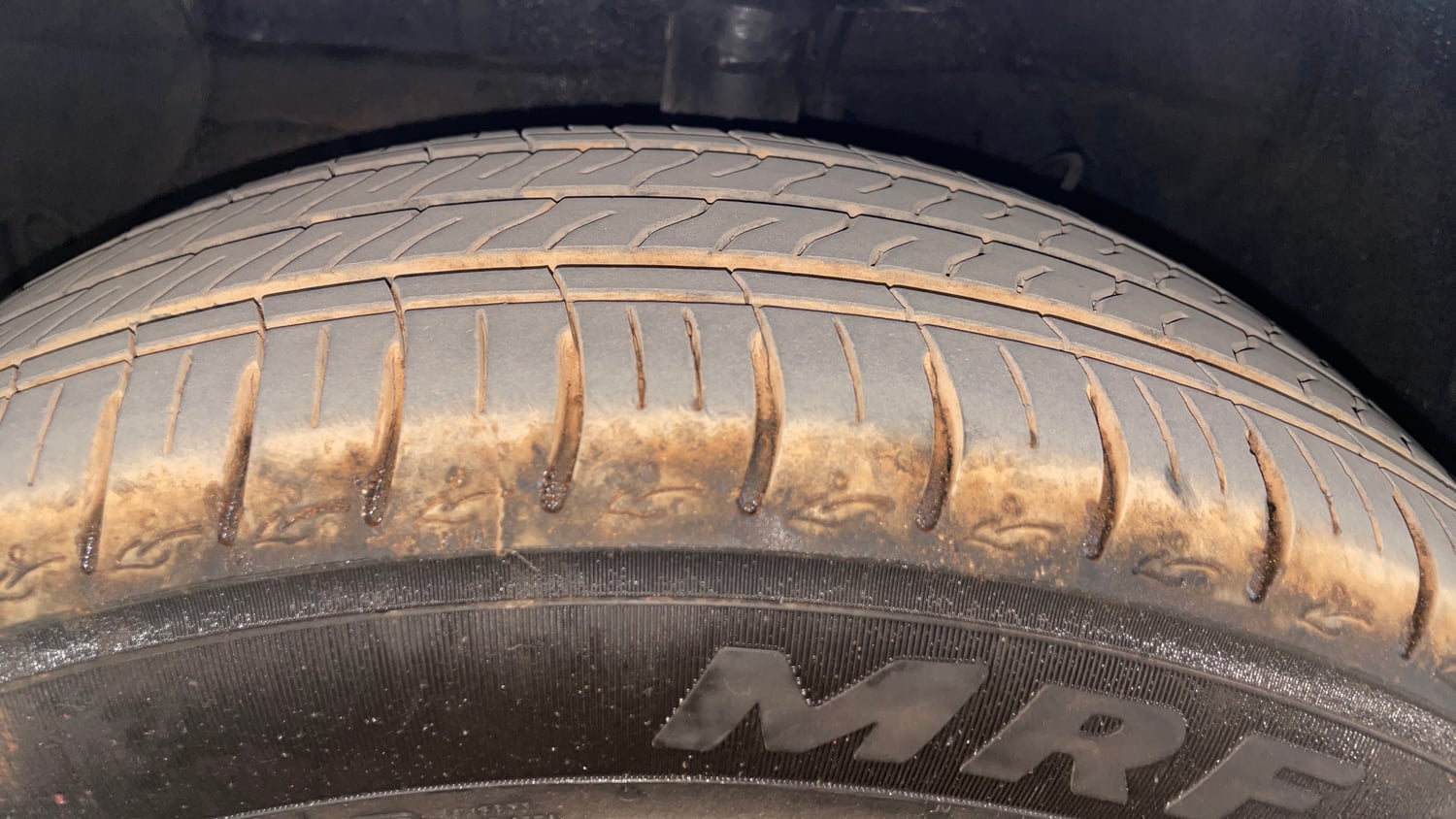 Used 2025 Hyundai Grand i10 Nios Sportz 1.2 Kappa AMT Petrol Automatic tyres LEFT FRONT TYRE TREAD VIEW