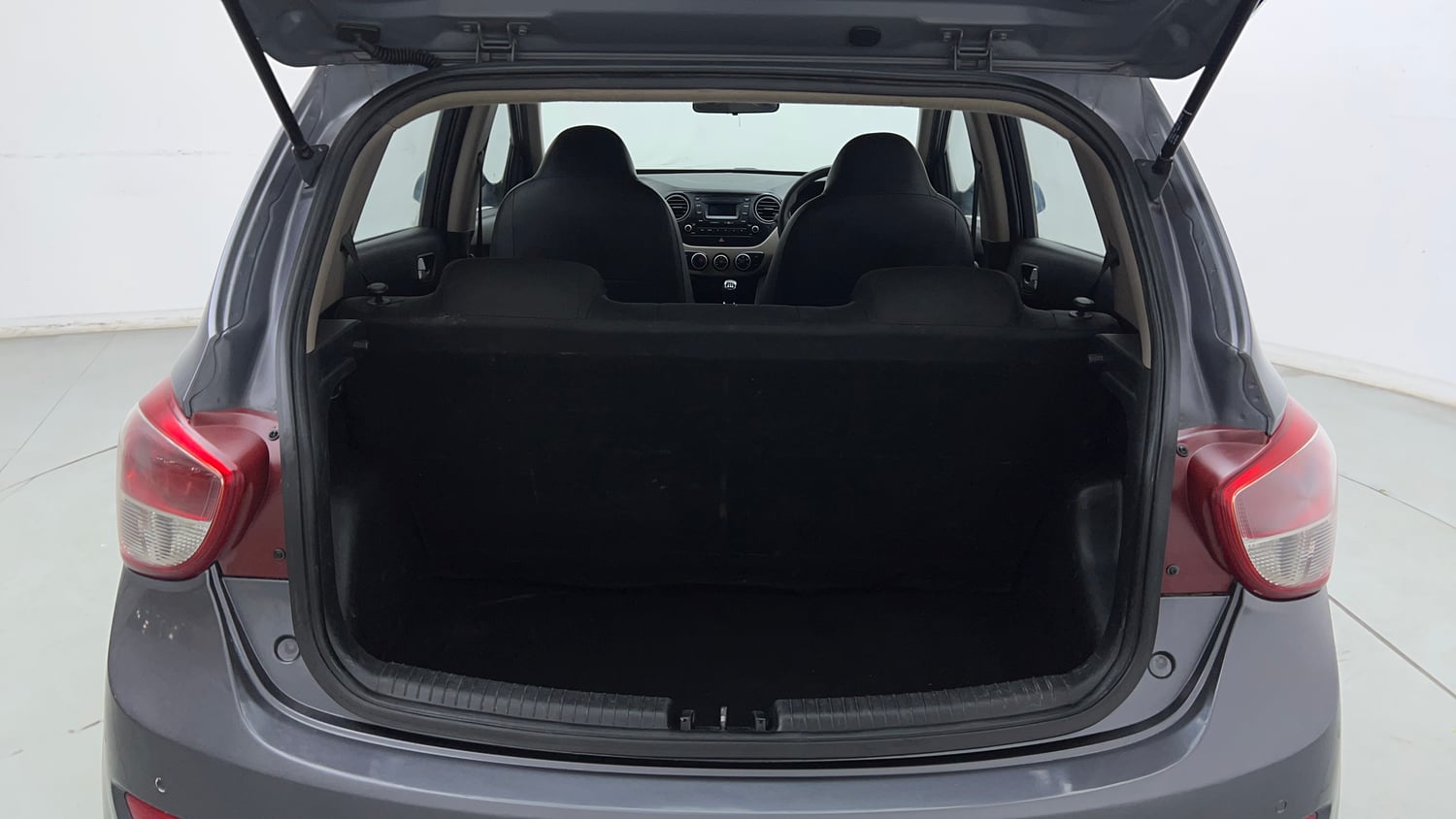 Used 2016 Hyundai Grand i10 Sportz 1.2 Kappa VTVT Petrol Manual interior DICKY INSIDE VIEW
