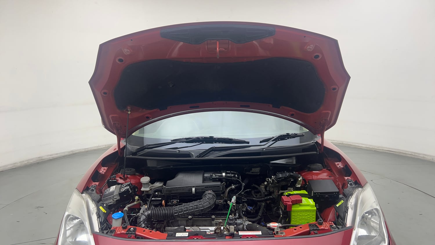 Used 2022 Maruti Suzuki Dzire VXi CNG Cng Manual engine ENGINE & BONNET OPEN FRONT VIEW