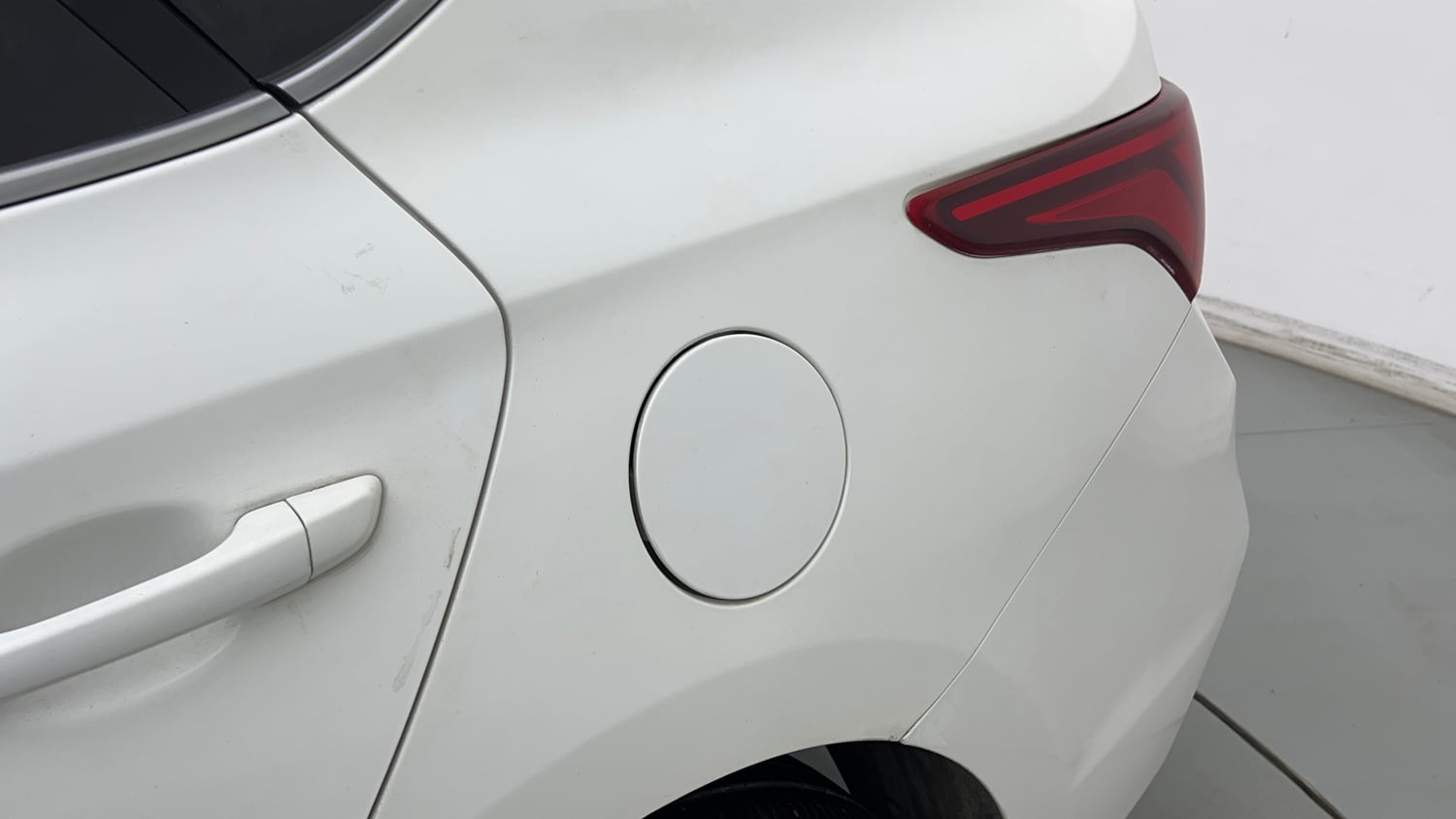 Used 2019 Hyundai Verna 1.4 VTVT EX Petrol+cng(outside fitted) Cng Manual dents MINOR SCRATCH