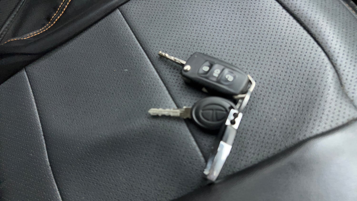 Used 2018 Tata Tiago Revotron XZA Petrol Automatic extra CAR KEY VIEW