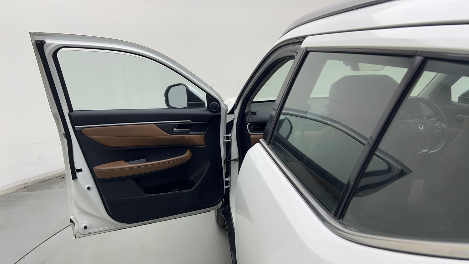 Used 2023 Honda Elevate ZX CVT Petrol Automatic interior LEFT FRONT DOOR OPEN VIEW