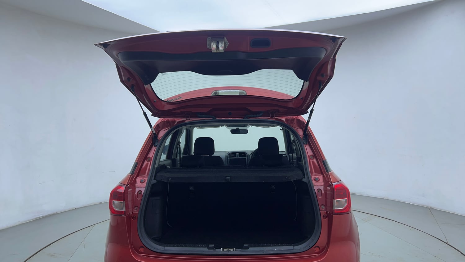 Used 2018 maruti-suzuki Vitara Brezza ZDi AGS Diesel Automatic interior DICKY DOOR OPEN VIEW
