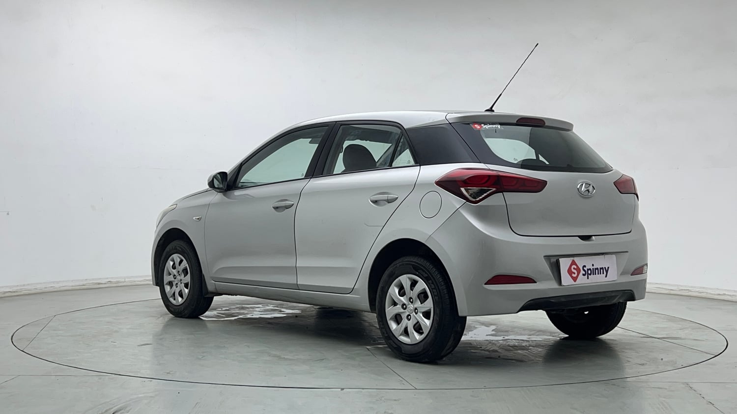 Used 2015 Hyundai Elite i20 Magna 1.2 Petrol Manual exterior LEFT REAR CORNER VIEW