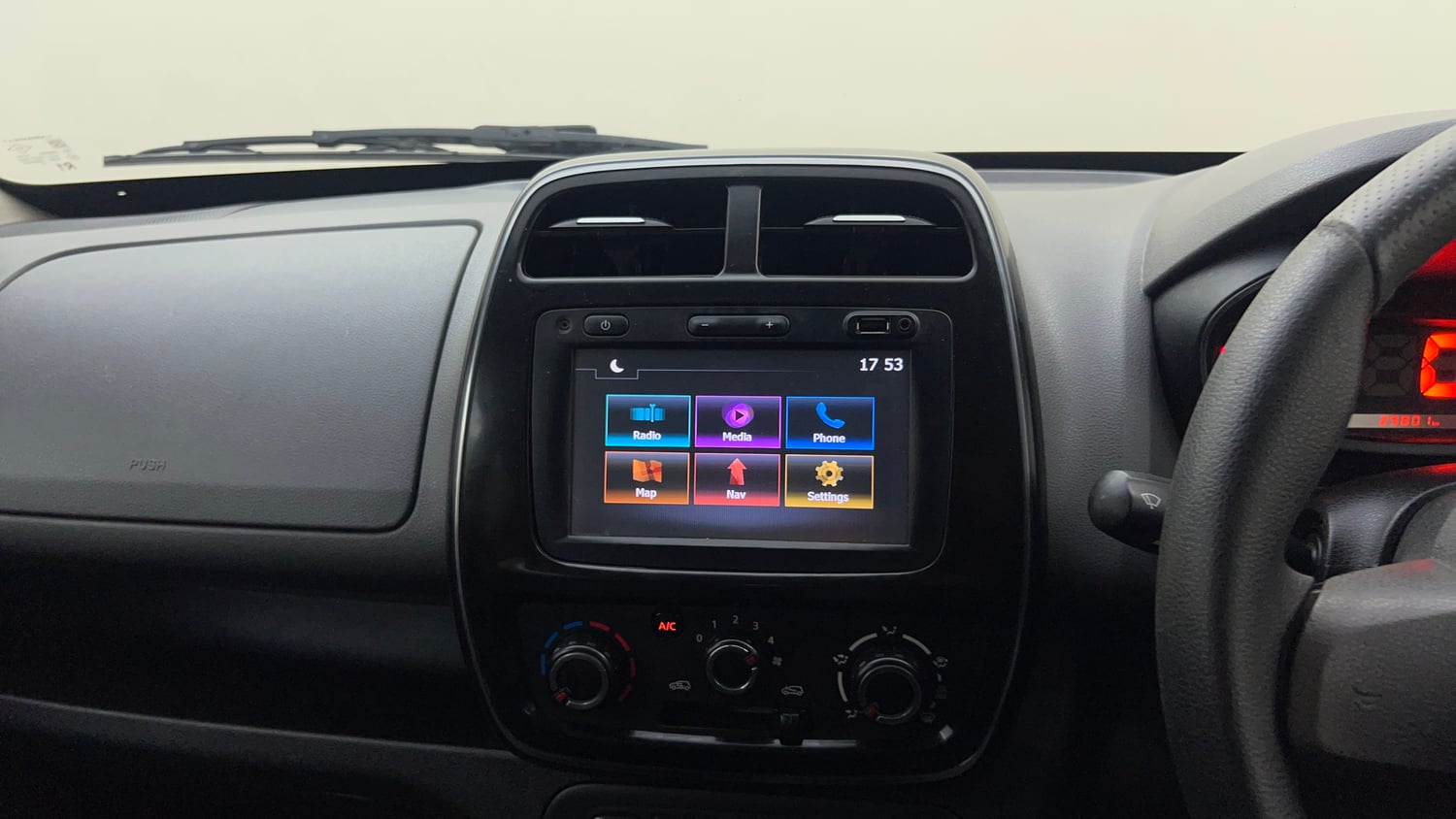 Used 2018 Renault Kwid 1.0 RXT Petrol Manual top_features Touch screen infotainment system