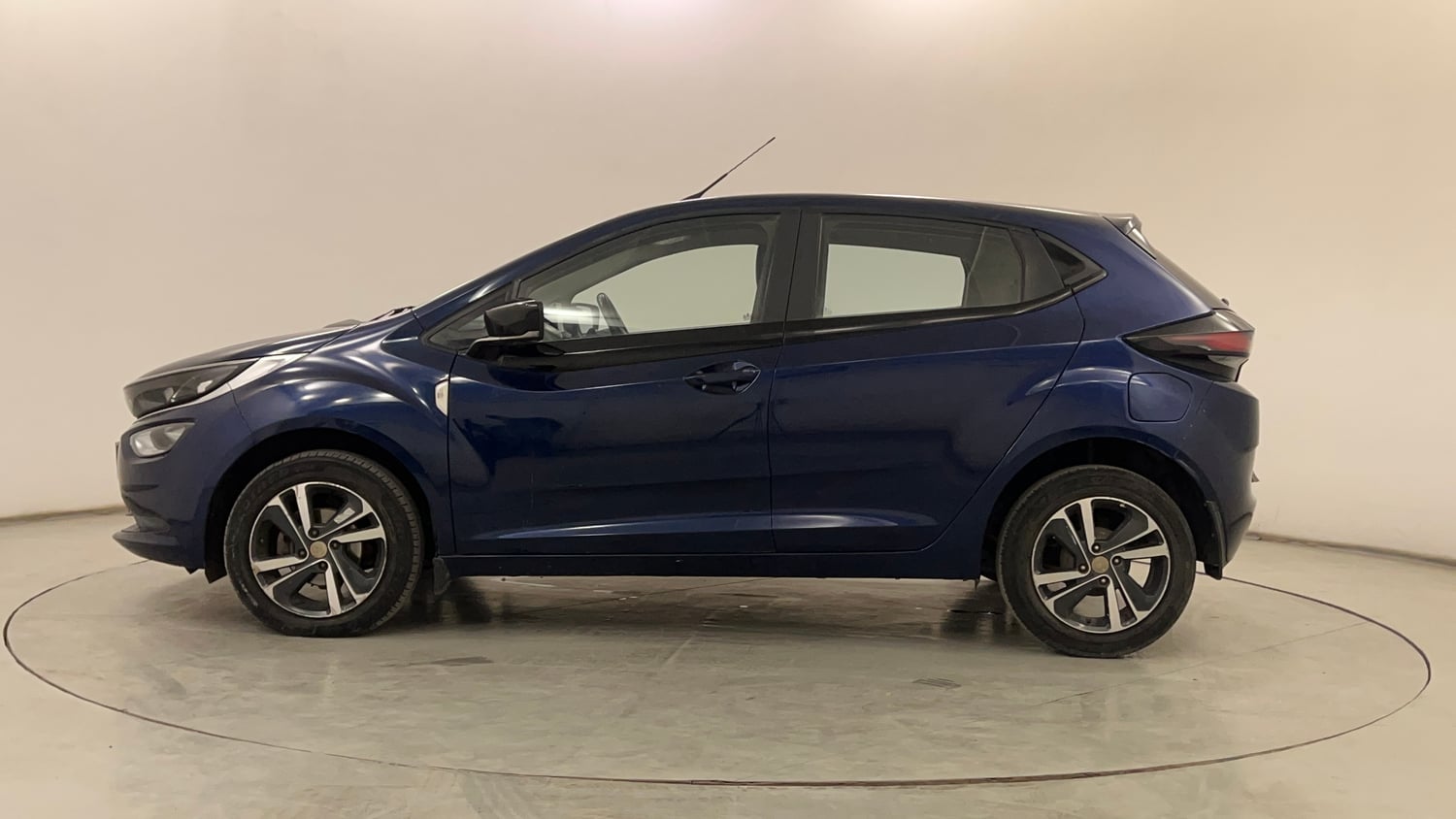 Used 2023 Tata Altroz XZA Petrol Petrol Automatic exterior LEFT SIDE VIEW