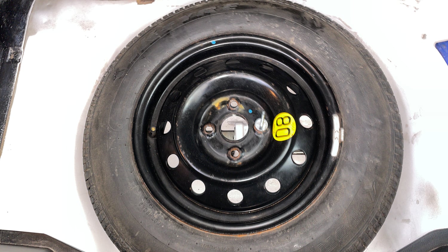 Used 2017 Maruti Suzuki Swift ZDi Diesel Manual tyres SPARE TYRE VIEW