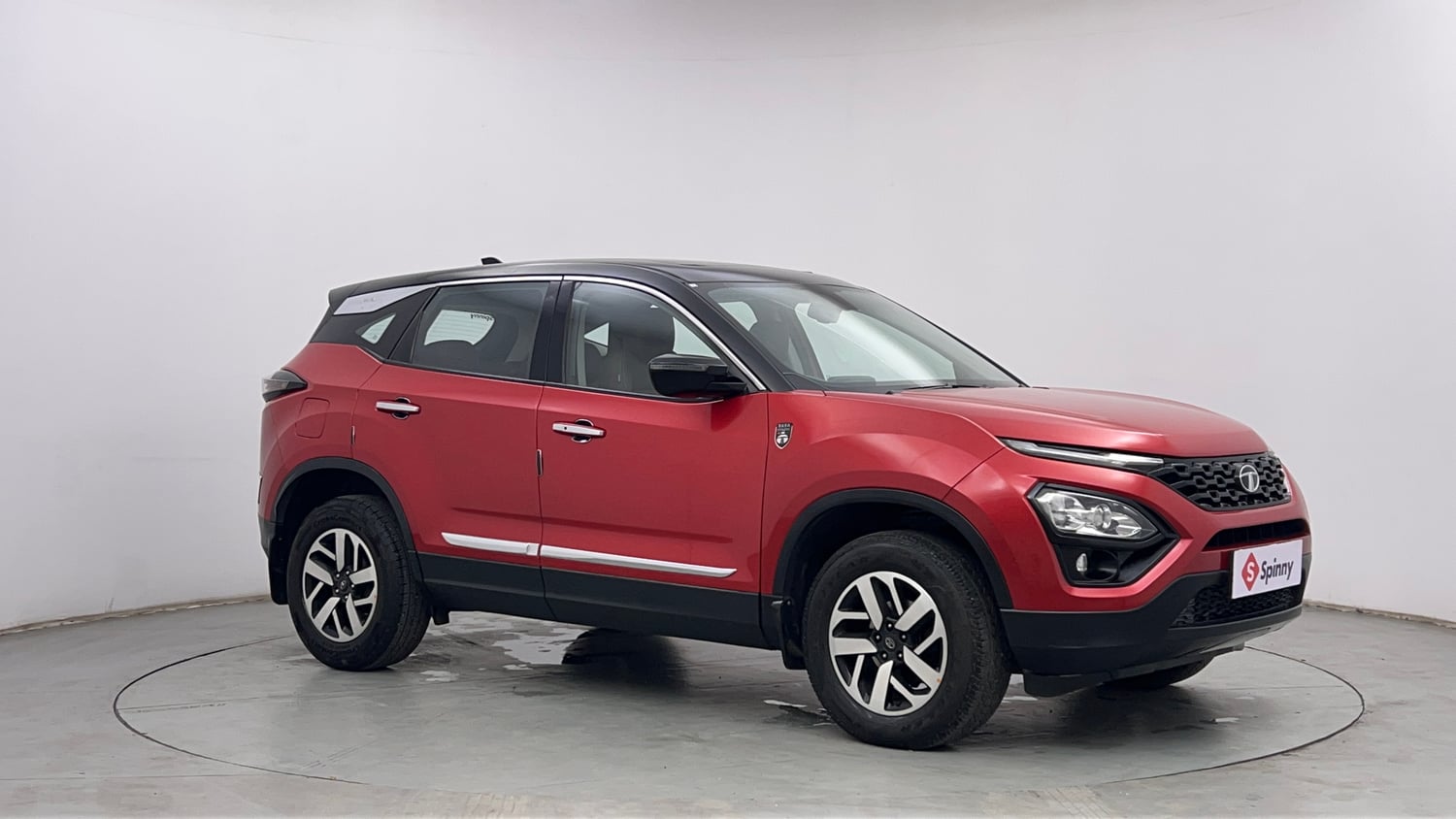 Used 2020 Tata Harrier XZA Plus Dual Tone Diesel Automatic exterior RIGHT FRONT CORNER VIEW