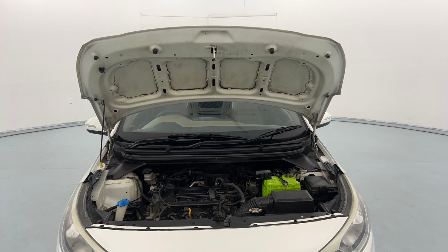 Used 2017 Hyundai Elite i20 Asta 1.2 Petrol Manual engine ENGINE & BONNET OPEN FRONT VIEW