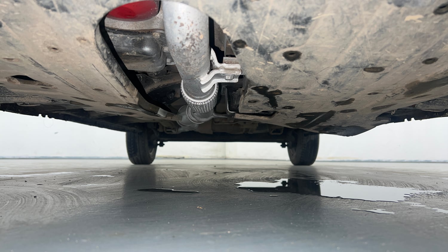 Used 2019 Mahindra KUV100 NXT K8 6 STR Petrol Manual extra FRONT LEFT UNDERBODY VIEW