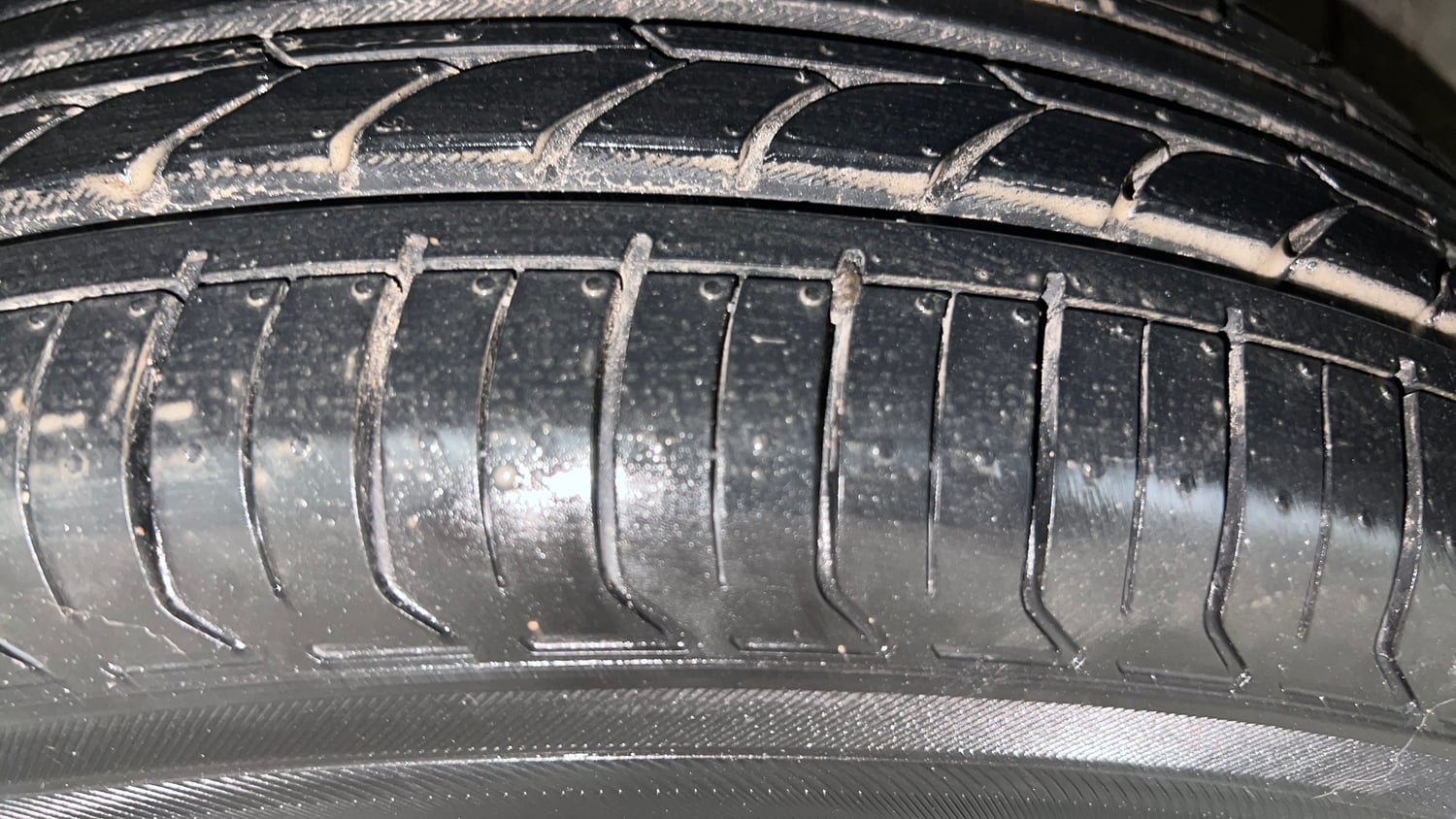 Used 2016 Ford EcoSport Titanium 1.5L TDCi Diesel Manual tyres LEFT FRONT TYRE TREAD VIEW