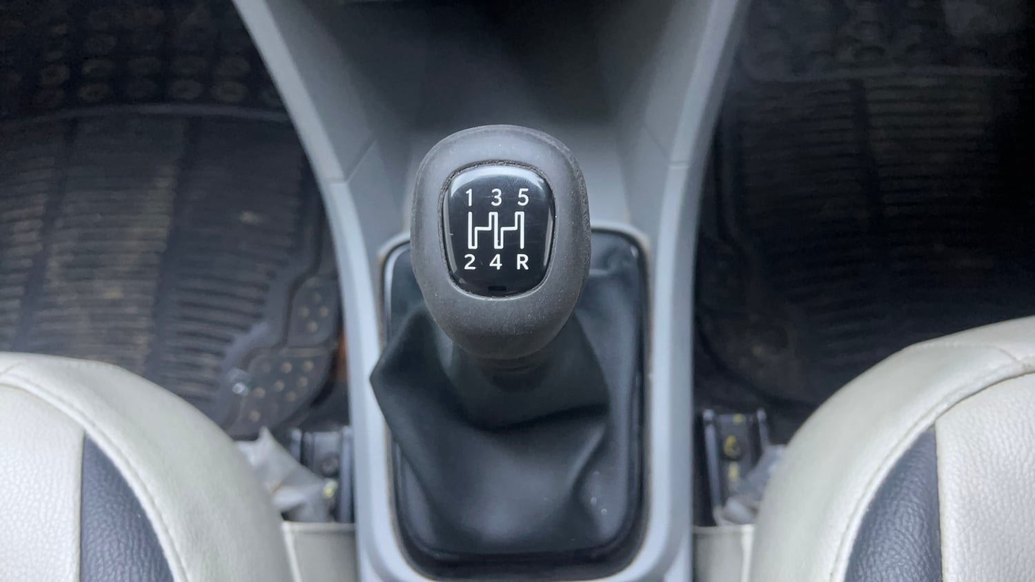 Used 2021 Tata Tiago XT Petrol Manual interior GEAR  KNOB VIEW
