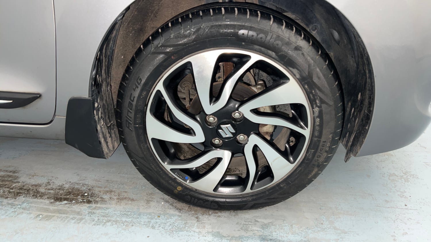 Used 2021 Maruti Suzuki Baleno Zeta Petrol Manual tyres RIGHT FRONT TYRE RIM VIEW