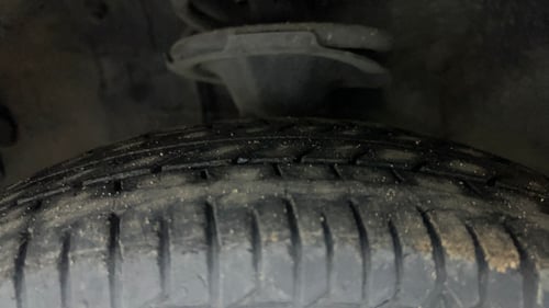 Used 2014 Hyundai i10 Sportz 1.1 iRDE2 Petrol Manual tyres LEFT FRONT TYRE TREAD VIEW