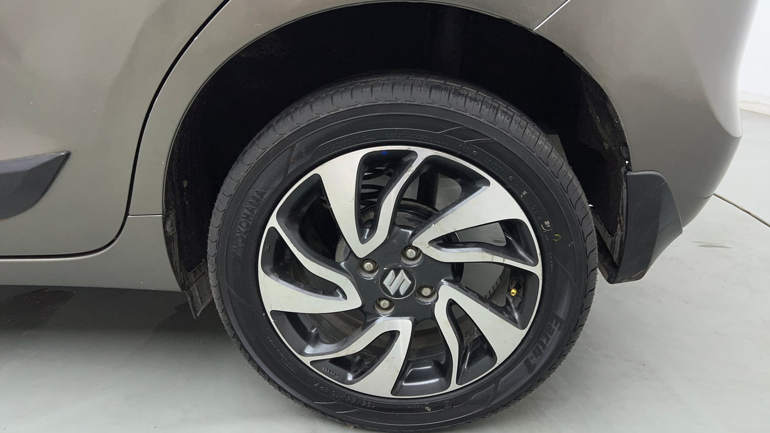 Used 2020 Maruti Suzuki Baleno Zeta Petrol Manual tyres LEFT REAR TYRE RIM VIEW