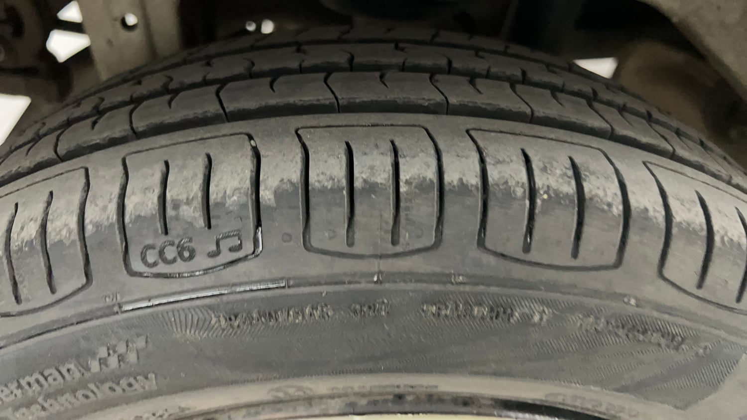 Used 2016 Maruti Suzuki Alto K10 VXi AMT Petrol Automatic tyres RIGHT REAR TYRE TREAD VIEW