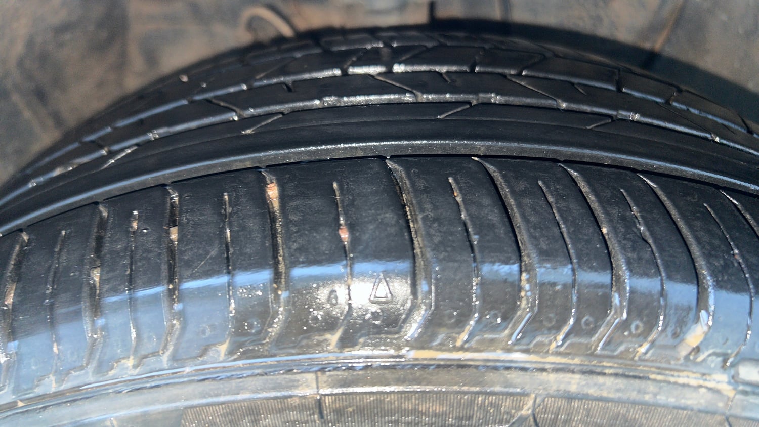 Used 2018 Hyundai Elite i20 Asta 1.2 (O) Petrol Manual tyres RIGHT FRONT TYRE TREAD VIEW