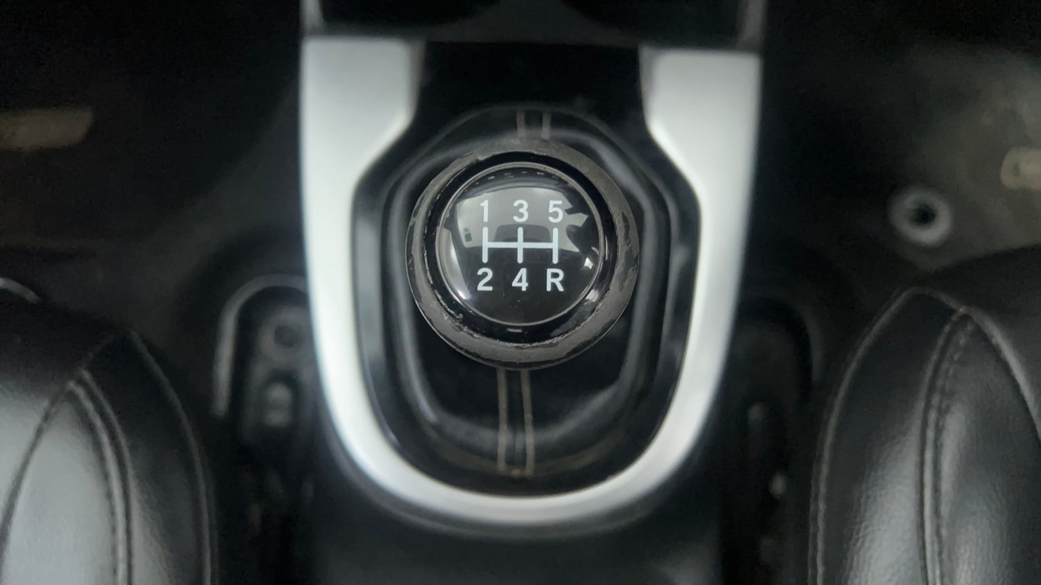 Used 2021 Honda WR-V VX MT Petrol Petrol Manual interior GEAR  KNOB VIEW