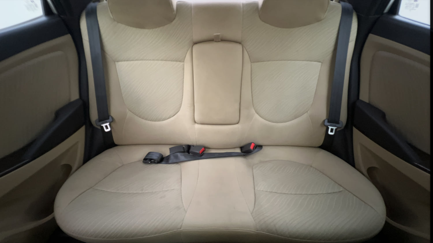 Used 2016 Hyundai Verna 1.6 VTVT SX Petrol Manual interior REAR SEAT CONDITION VIEW