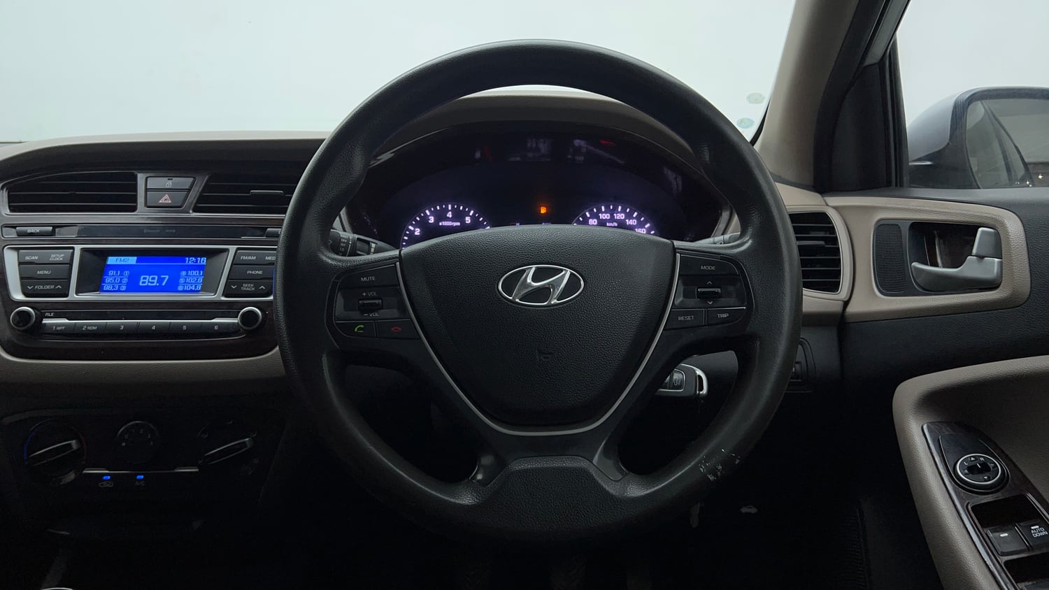Used 2015 Hyundai Elite i20 Magna 1.2 Petrol Manual interior STEERING VIEW