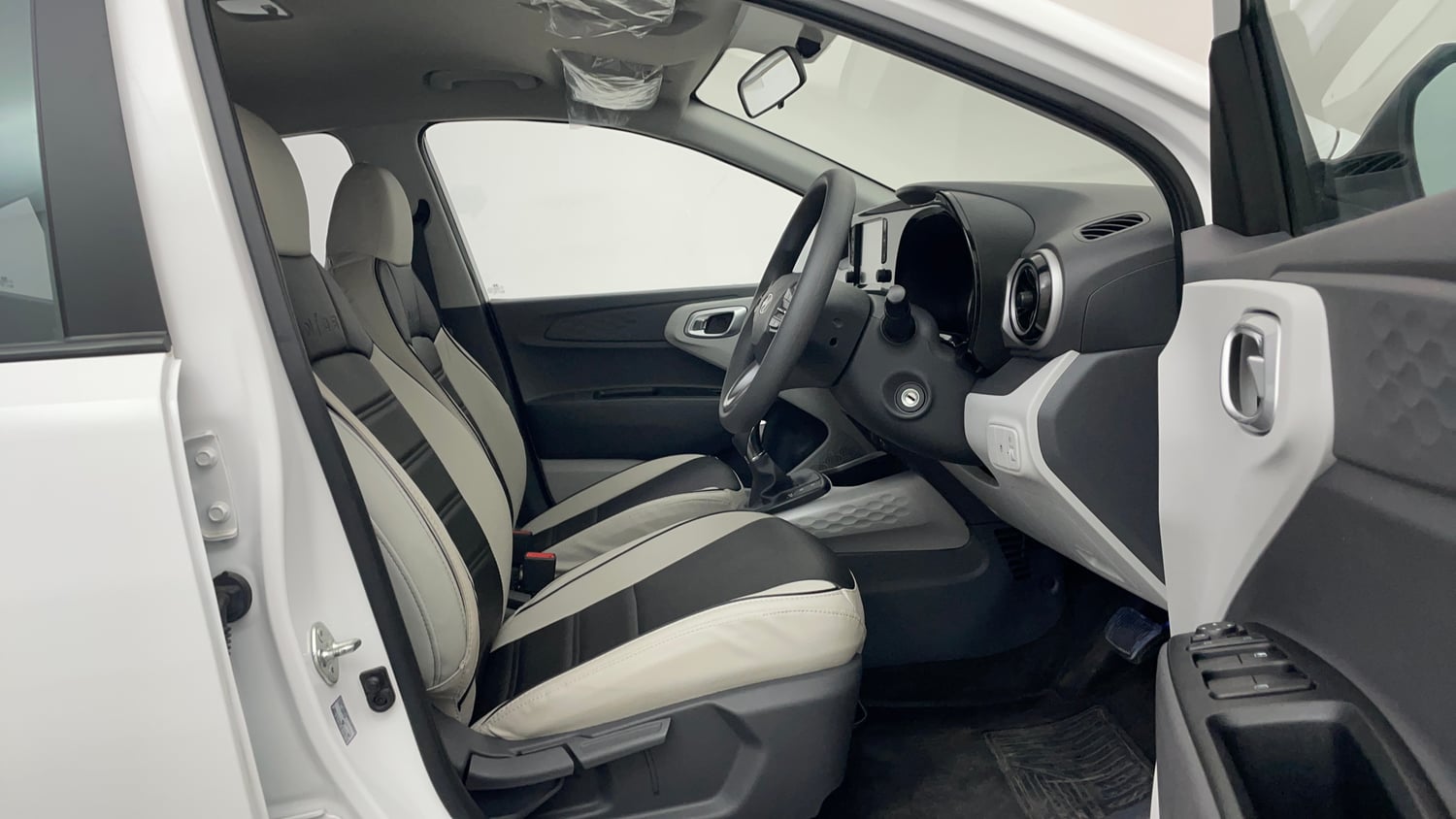 Used 2025 Hyundai Grand i10 Nios Sportz 1.2 Kappa AMT Petrol Automatic interior RIGHT SIDE FRONT DOOR CABIN VIEW