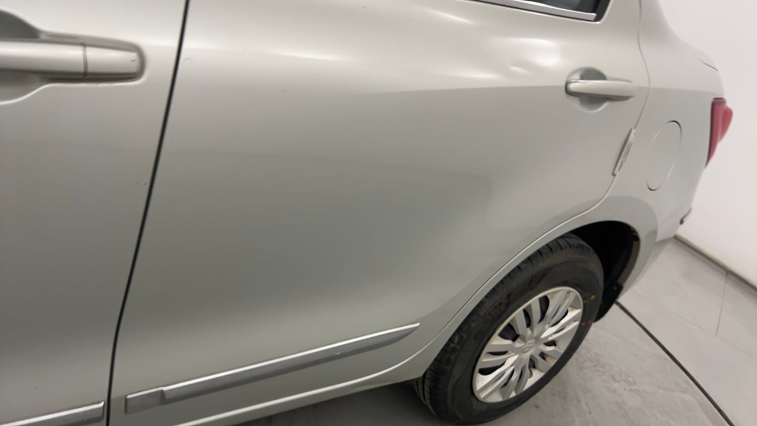 Used 2019 Maruti Suzuki Dzire VXi Petrol Manual dents MINOR DENT
