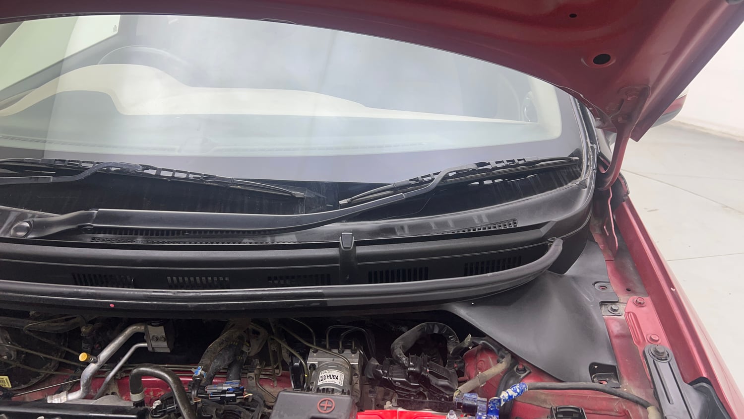 Used 2019 Hyundai Elite i20 Asta 1.2 (O) Petrol Manual engine ENGINE LEFT SIDE HINGE & APRON VIEW