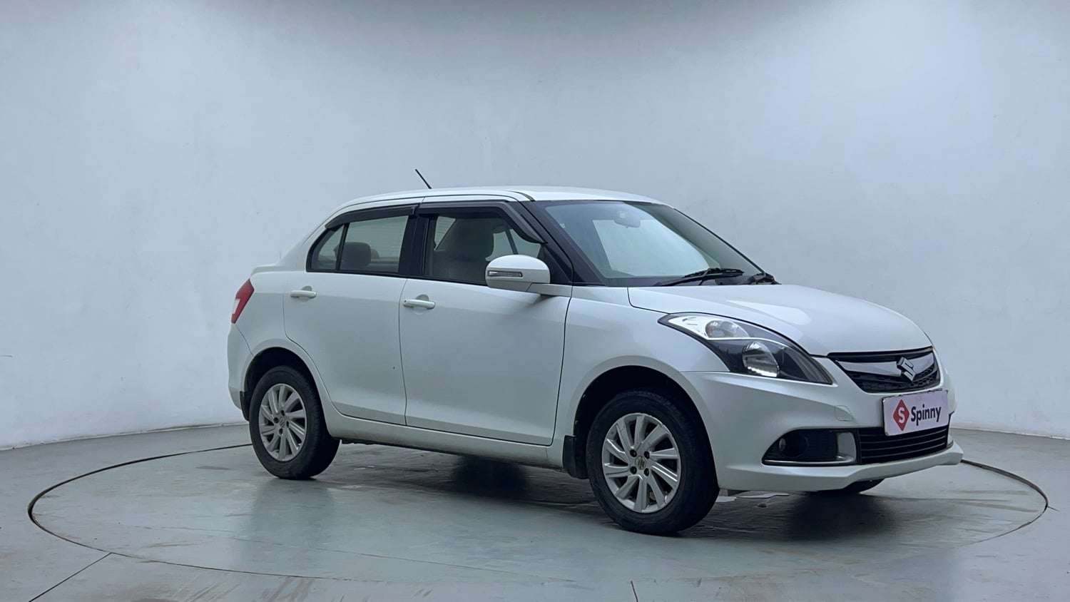 Used 2016 Maruti Suzuki Swift Dzire ZXI Petrol Manual exterior RIGHT FRONT CORNER VIEW