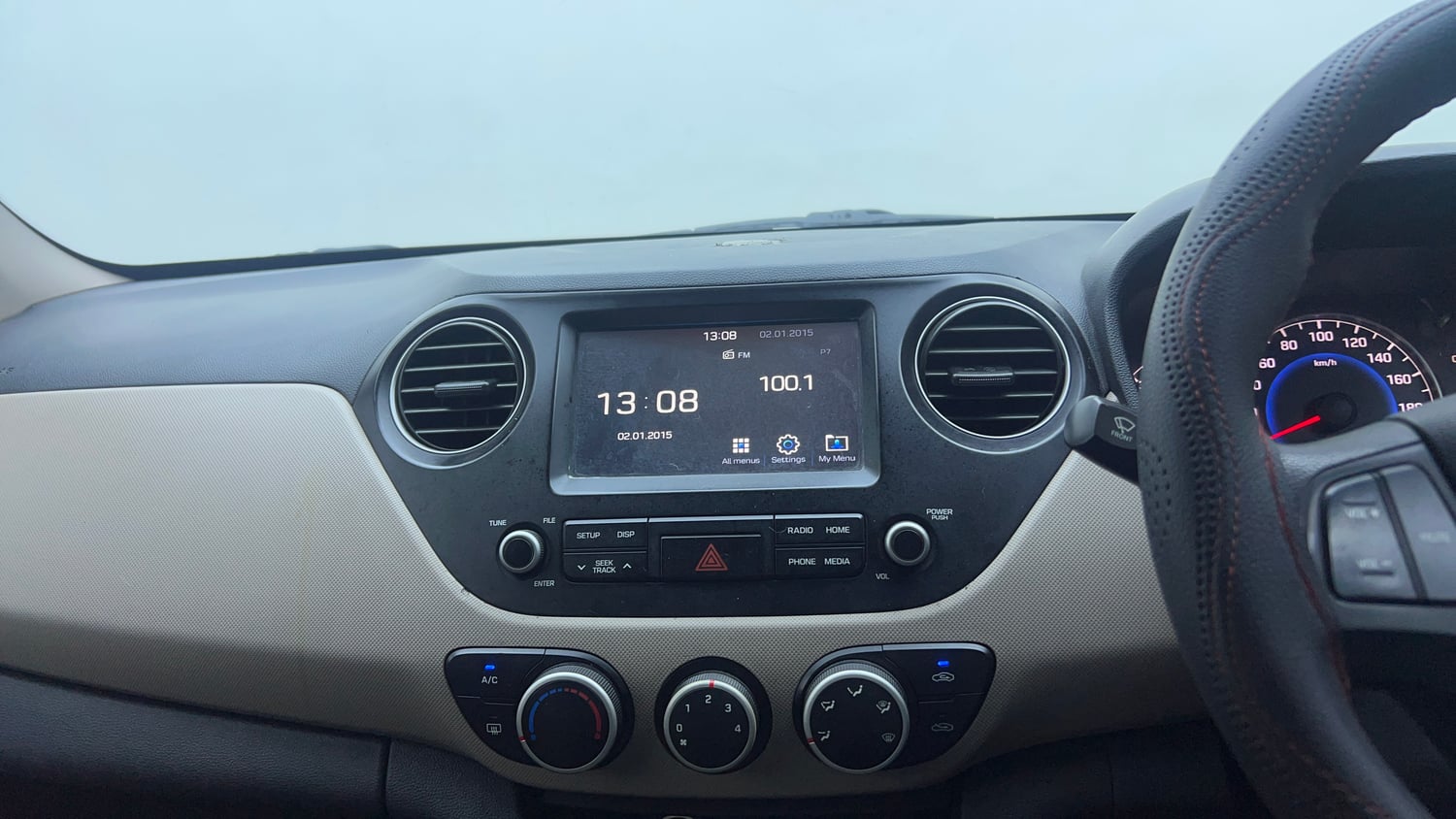 Used 2017 Hyundai Grand i10 Sportz (O) U2 1.2 CRDi Diesel Manual top_features Touch screen infotainment system