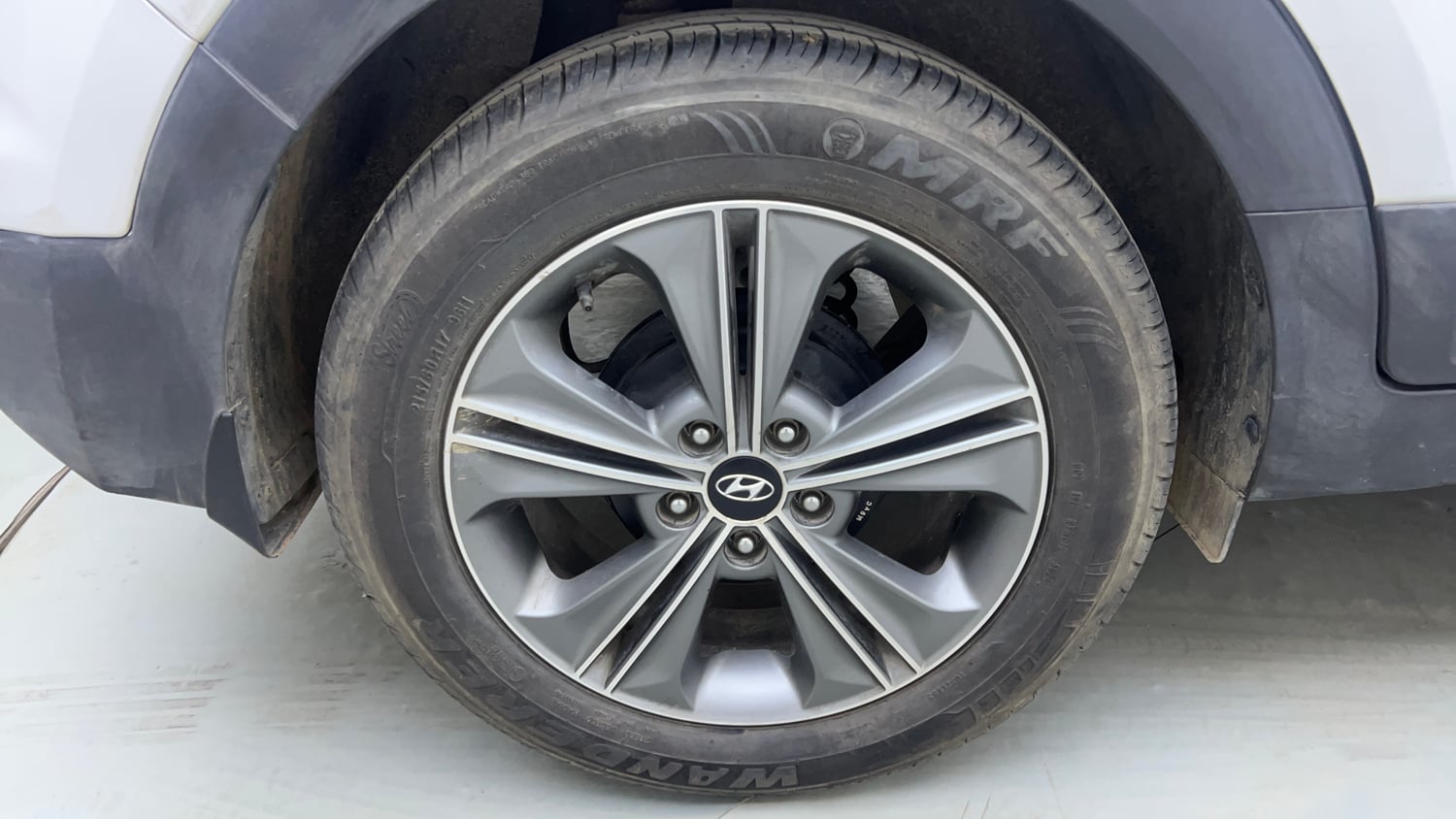Used 2017 Hyundai Creta 1.6 SX Plus AT Petrol Petrol Automatic tyres RIGHT REAR TYRE RIM VIEW