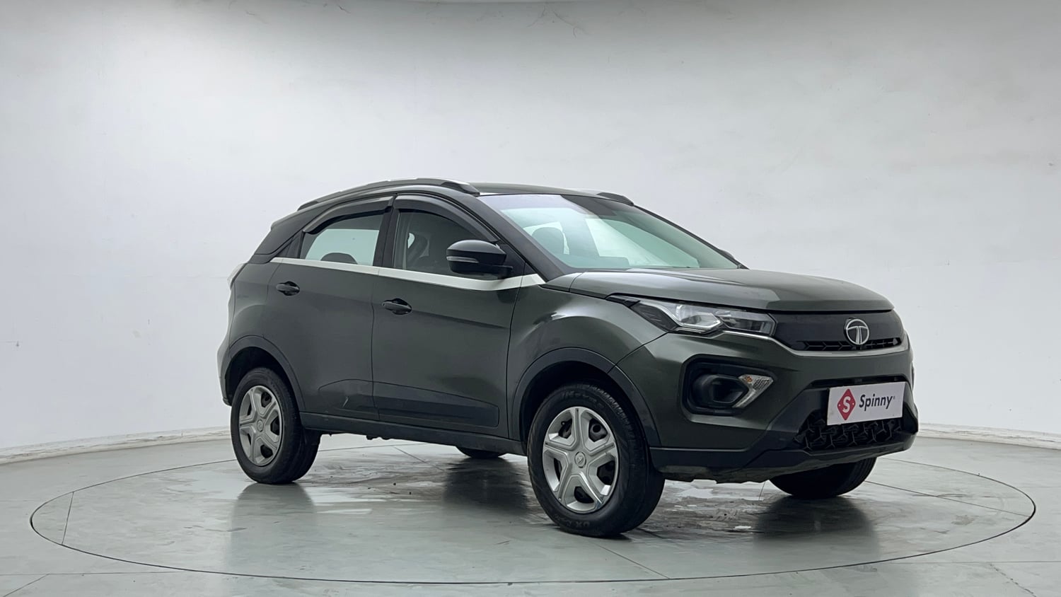 Used 2020 Tata Nexon XMA Petrol Automatic exterior RIGHT FRONT CORNER VIEW