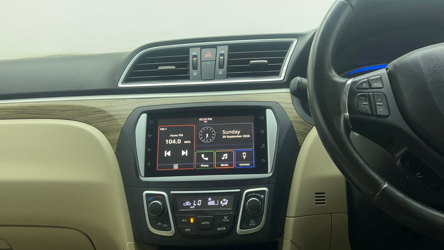 Used 2022 Maruti Suzuki Ciaz Alpha 1.5 Petrol Manual top_features Integrated (in-dash) music system