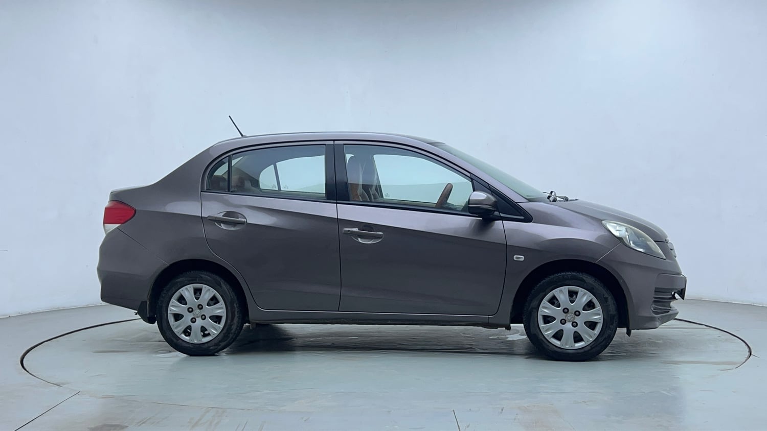Used 2015 Honda Amaze 1.2 S i-VTEC Petrol Manual exterior RIGHT SIDE VIEW