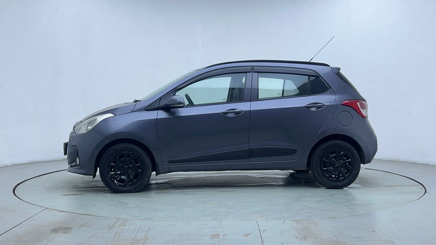 Used 2017 Hyundai Grand i10 Sportz (O) U2 1.2 CRDi Diesel Manual exterior LEFT SIDE VIEW