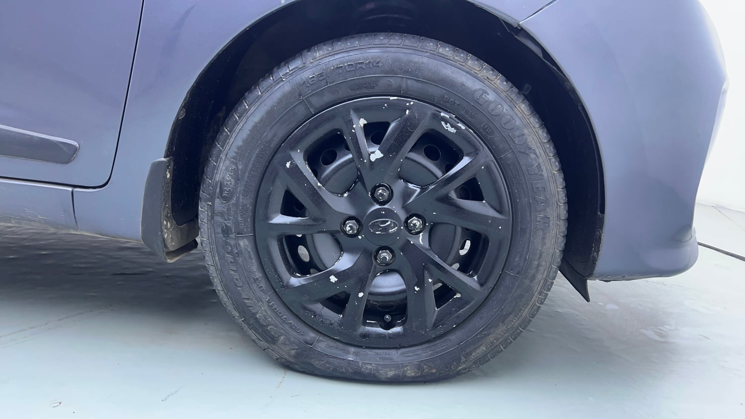 Used 2017 Hyundai Grand i10 Sportz (O) U2 1.2 CRDi Diesel Manual tyres RIGHT FRONT TYRE RIM VIEW
