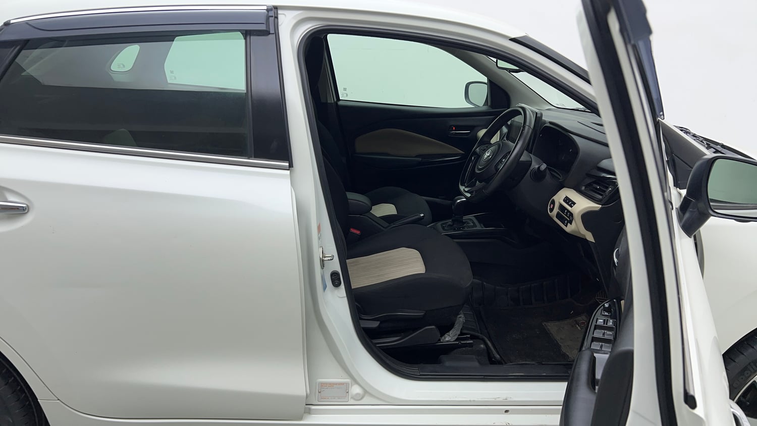 Used 2022 Toyota Glanza V AMT Petrol Automatic interior RIGHT SIDE FRONT DOOR CABIN VIEW