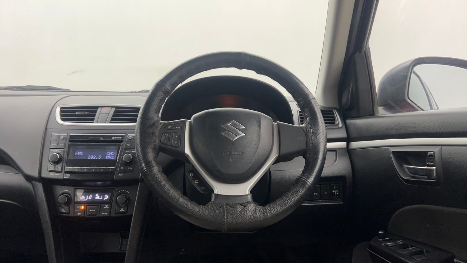 Used 2016 Maruti Suzuki Swift ZXi Petrol Manual interior STEERING VIEW