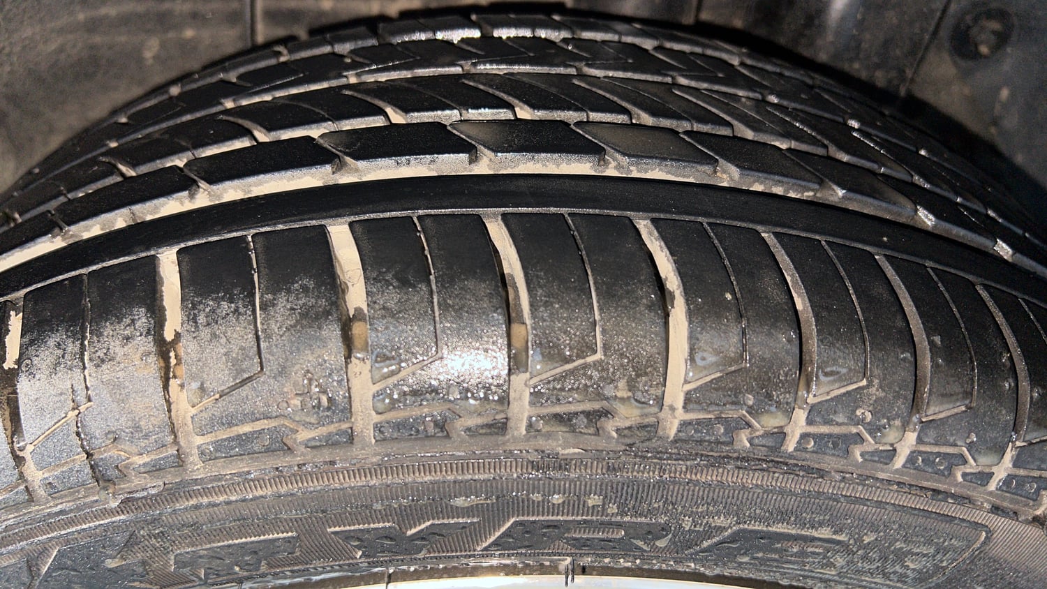 Used 2014 Hyundai Elite i20 Asta 1.2 Petrol Manual tyres LEFT REAR TYRE TREAD VIEW