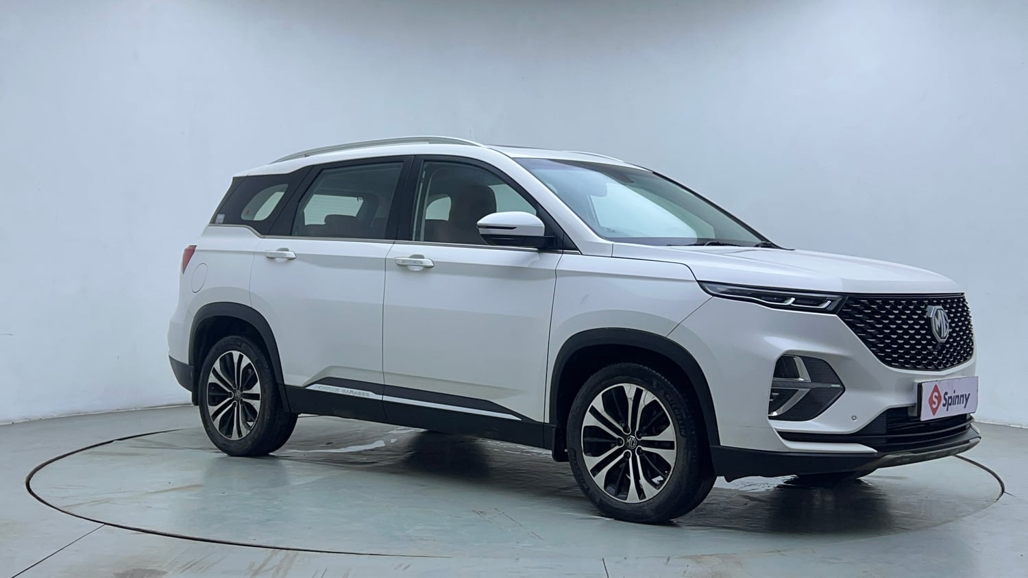 Used 2021 MG Motors Hector Plus Select 2.0 Diesel Turbo MT 7-STR Diesel Manual exterior RIGHT FRONT CORNER VIEW