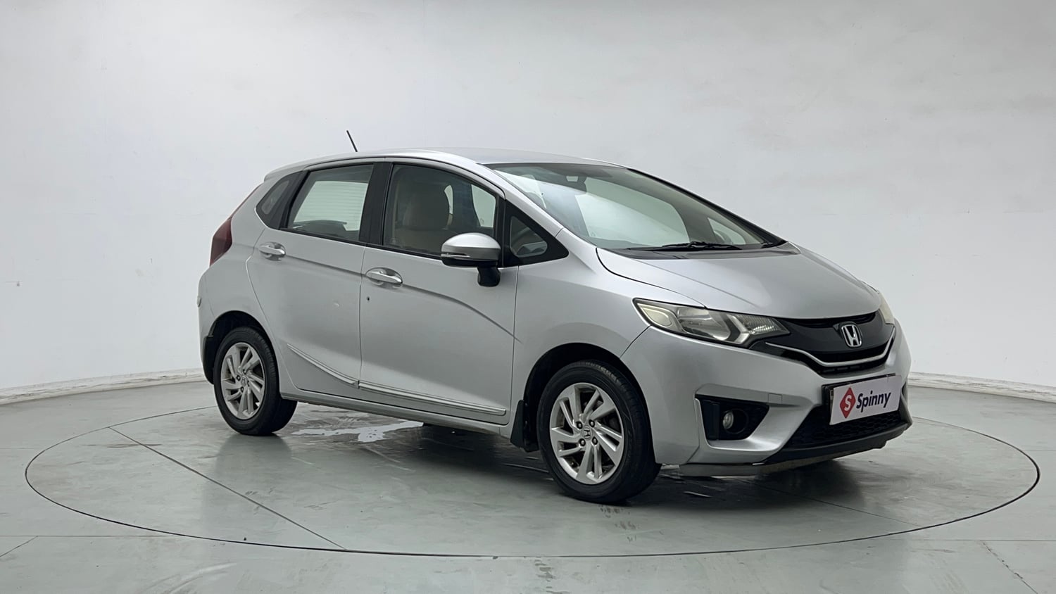 Used 2018 Honda Jazz V Petrol Petrol Manual exterior RIGHT FRONT CORNER VIEW