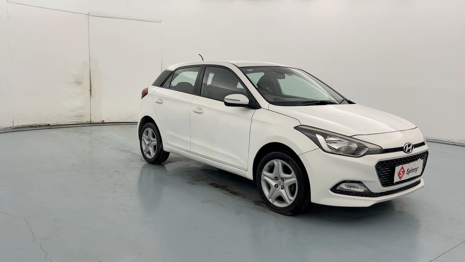 Used 2017 Hyundai Elite i20 Asta 1.2 Petrol Manual exterior RIGHT FRONT CORNER VIEW
