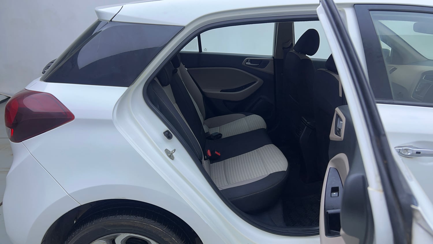 Used 2018 Hyundai Elite i20 Asta 1.2 (O) Petrol Manual interior RIGHT SIDE REAR DOOR CABIN VIEW