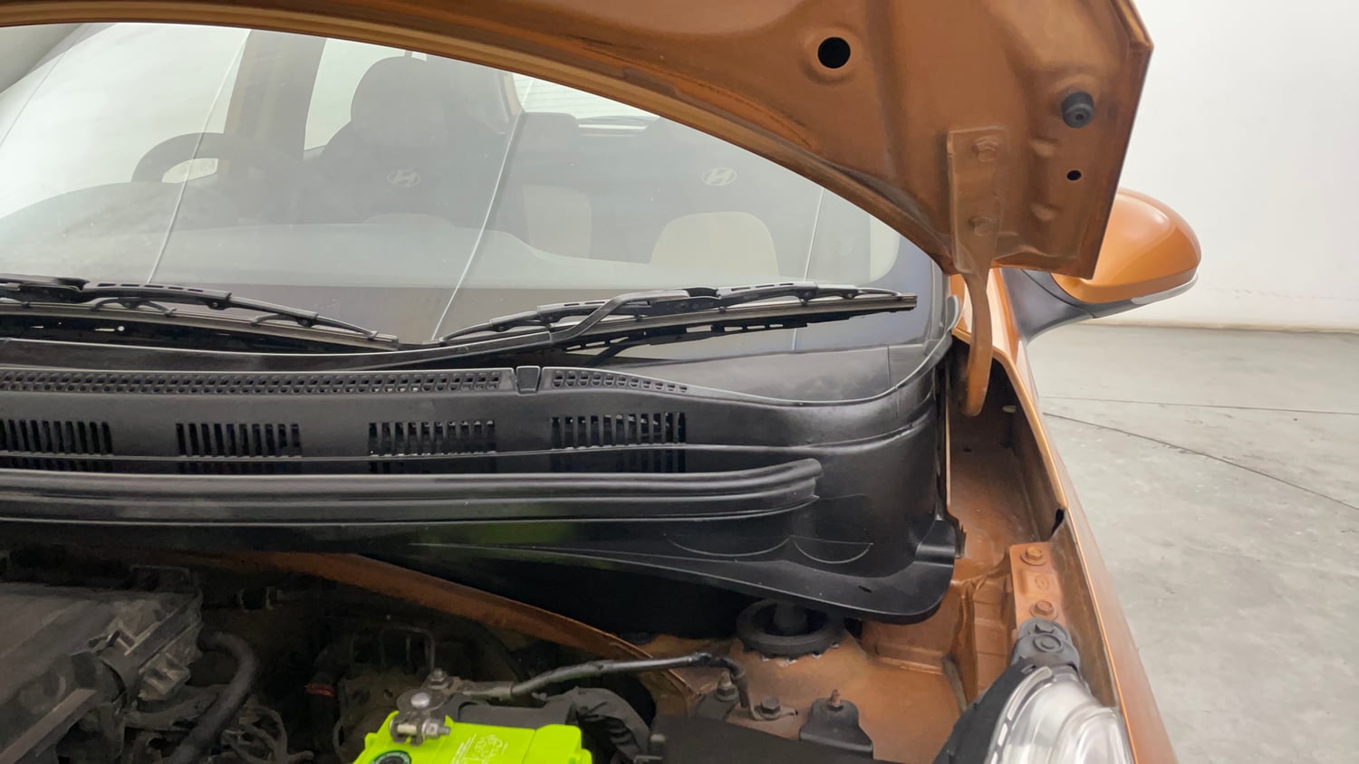 Used 2014 Hyundai Grand i10 Asta 1.2 Kappa VTVT Petrol Manual engine ENGINE LEFT SIDE HINGE & APRON VIEW