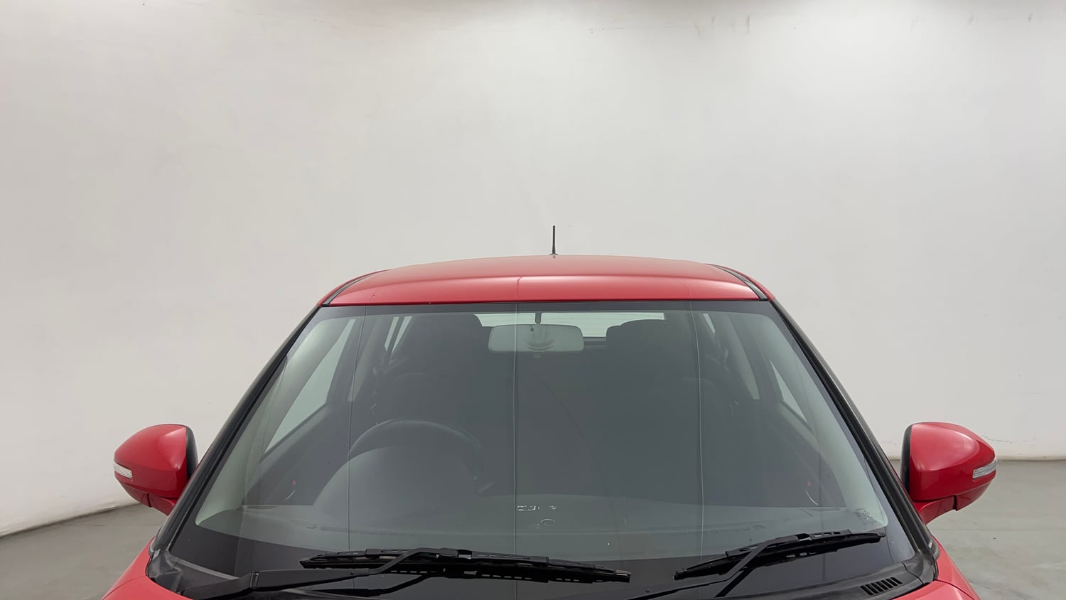 Used 2016 Maruti Suzuki Swift ZXi Petrol Manual exterior FRONT WINDSHIELD VIEW