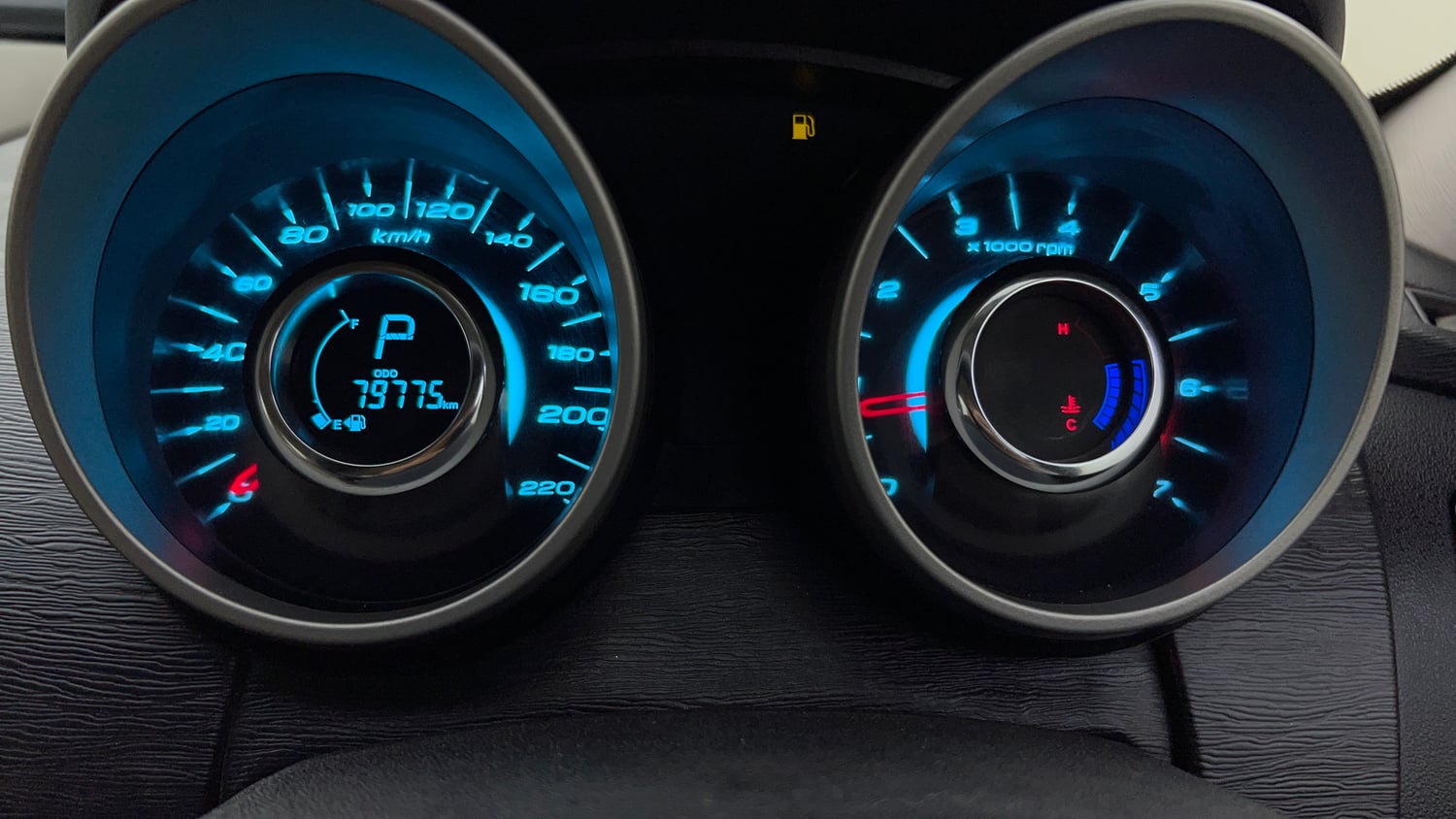 Used 2016 Mahindra XUV500 W10 AT Diesel Automatic interior CLUSTERMETER VIEW