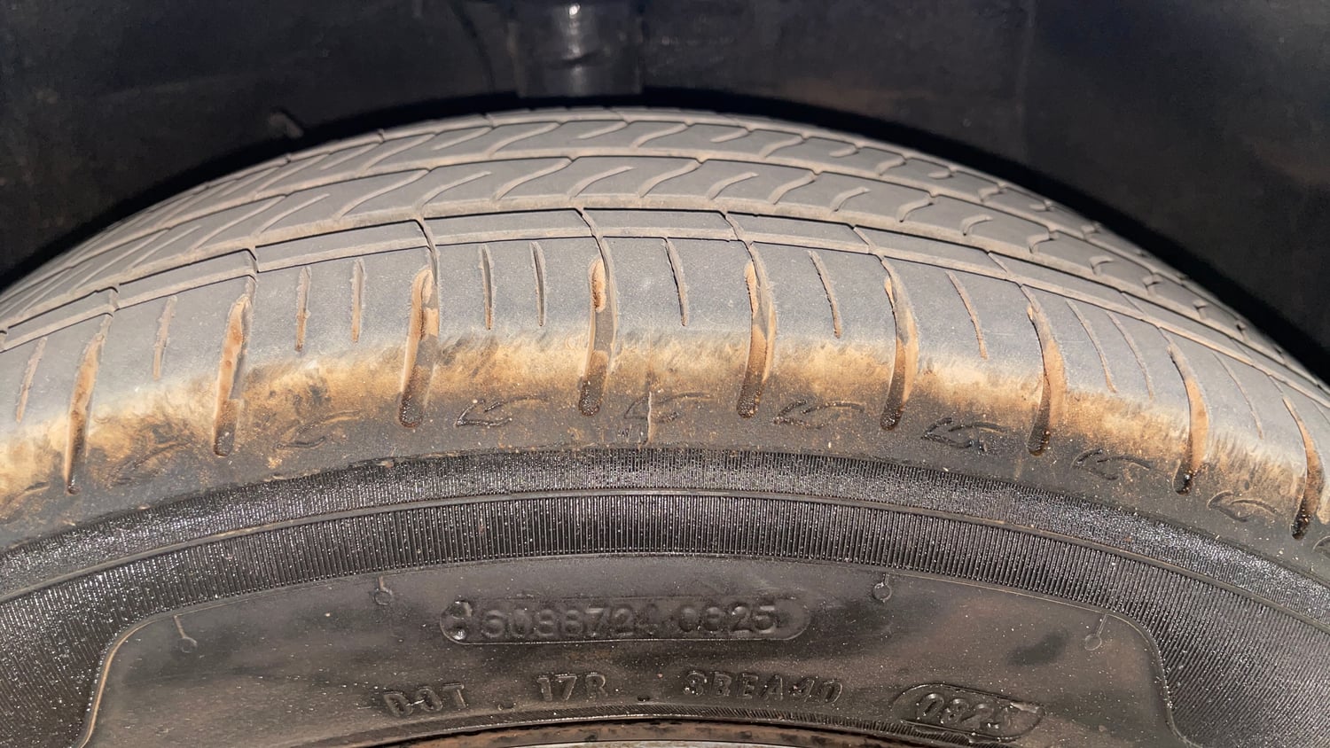 Used 2025 Hyundai Grand i10 Nios Sportz 1.2 Kappa AMT Petrol Automatic tyres RIGHT FRONT TYRE TREAD VIEW