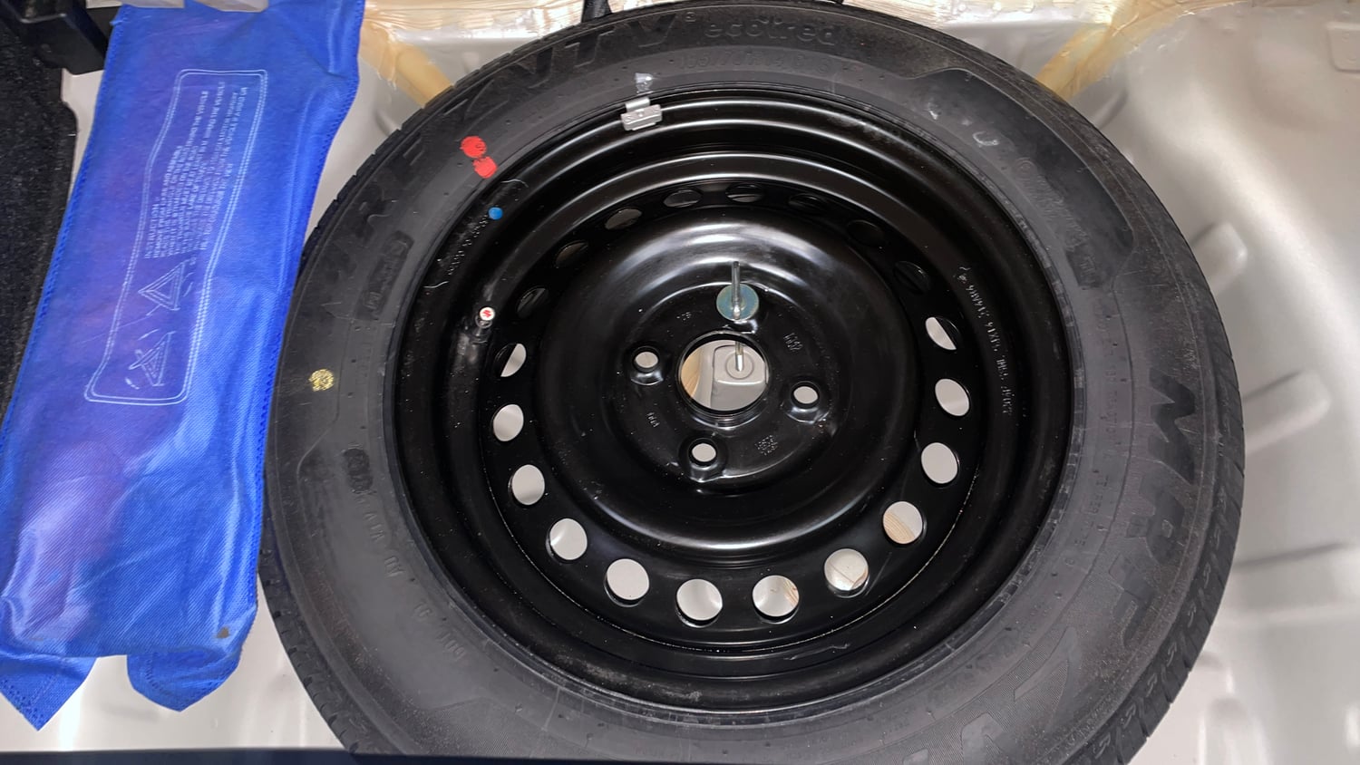 Used 2022 Maruti Suzuki S-Presso VXi Plus AMT Petrol Automatic tyres SPARE TYRE VIEW