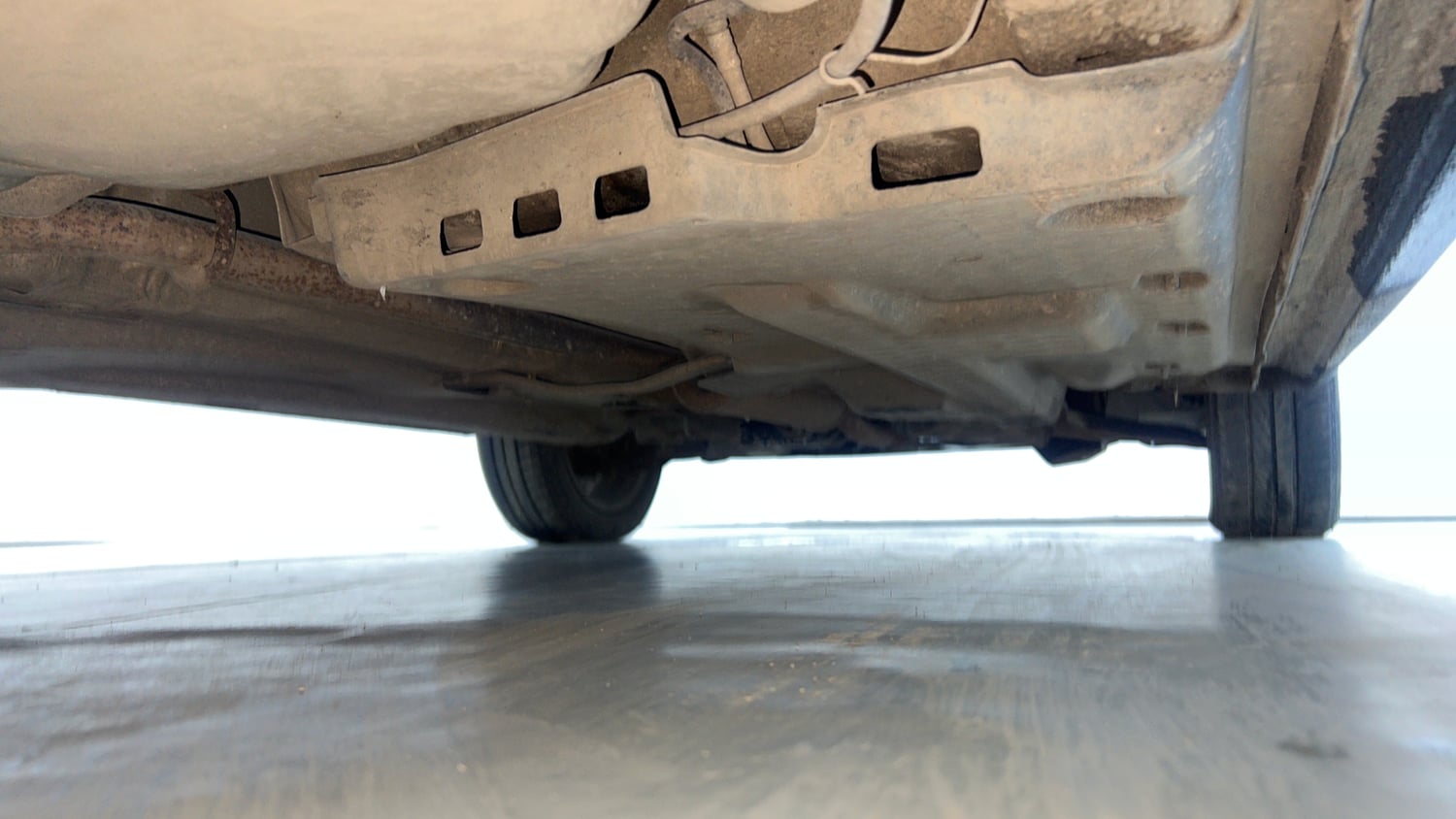 Used 2015 Volkswagen Polo Highline1.2L (P) Petrol Manual extra REAR RIGHT UNDERBODY VIEW