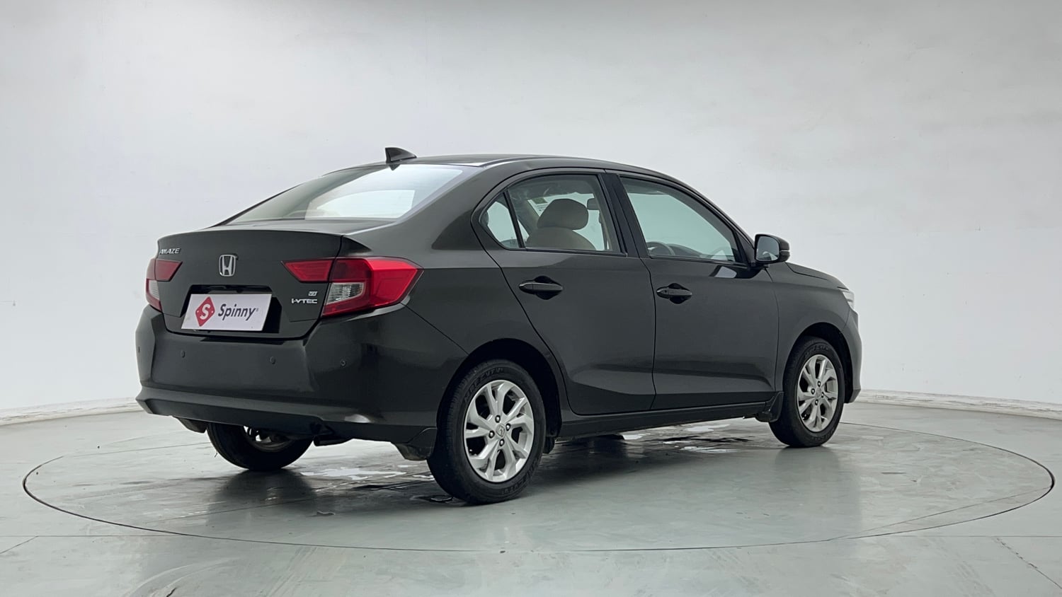 Used 2021 Honda Amaze 1.2 VX MT Petrol Petrol Manual exterior RIGHT REAR CORNER VIEW