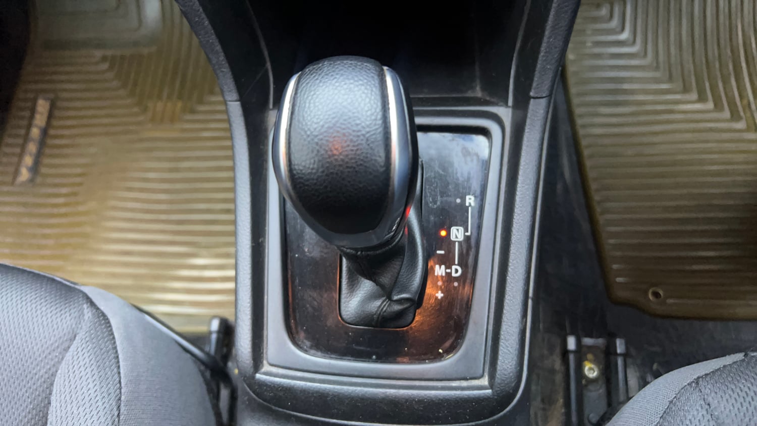 Used 2018 maruti-suzuki Vitara Brezza ZDi AGS Diesel Automatic interior GEAR  KNOB VIEW
